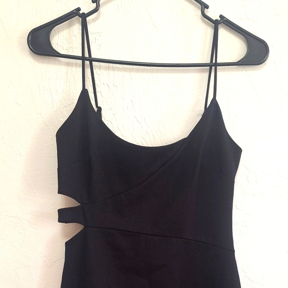 Guess Elegant Black Side Cut-Out Bodycon Women's Mini Dress Size S NWOT - Picture 5 of 9